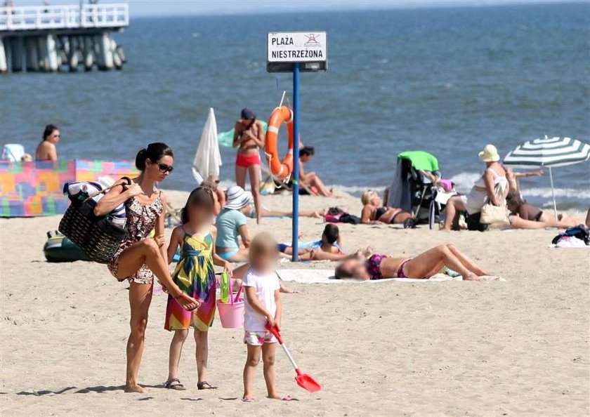 Dubieniecki z Kaczyńską na plaży. Walczy o nią?