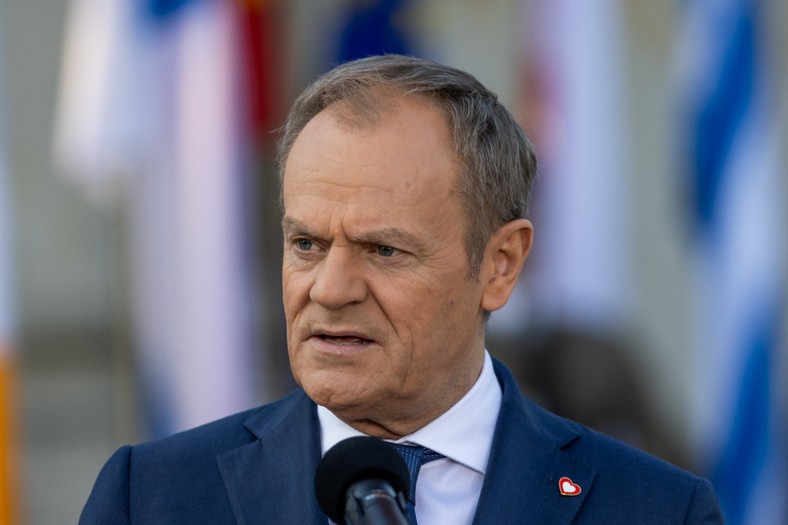 Premier Polski Donald Tusk na konferencji prasowej w Warszawie, 11 kwietnia 2024 r.