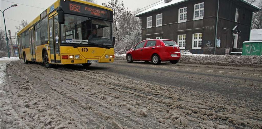 Urzędnicy odśnieżyli tylko sobie