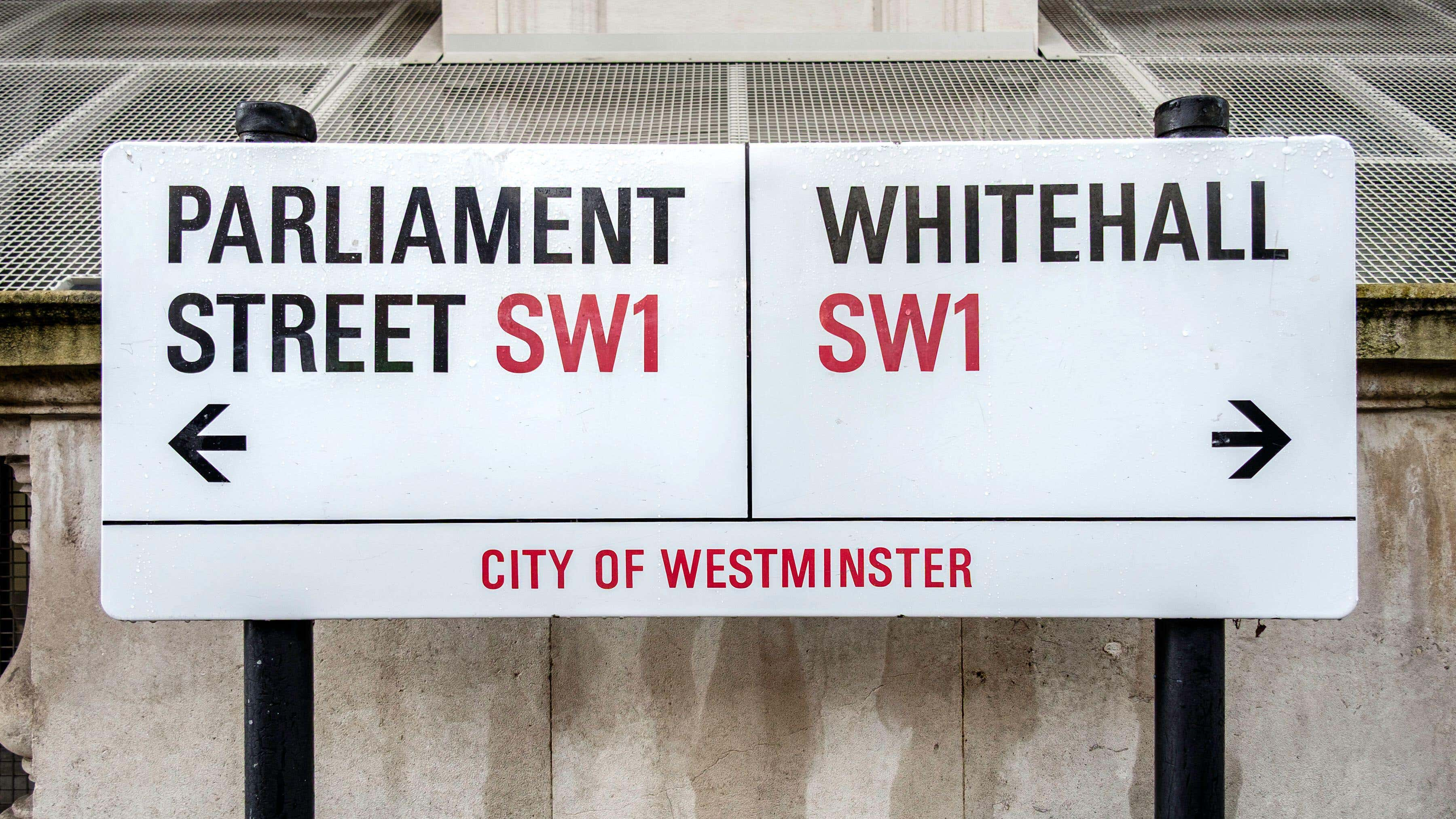 UK Civil Service hits 554,000 as government pledges 15% cost cuts