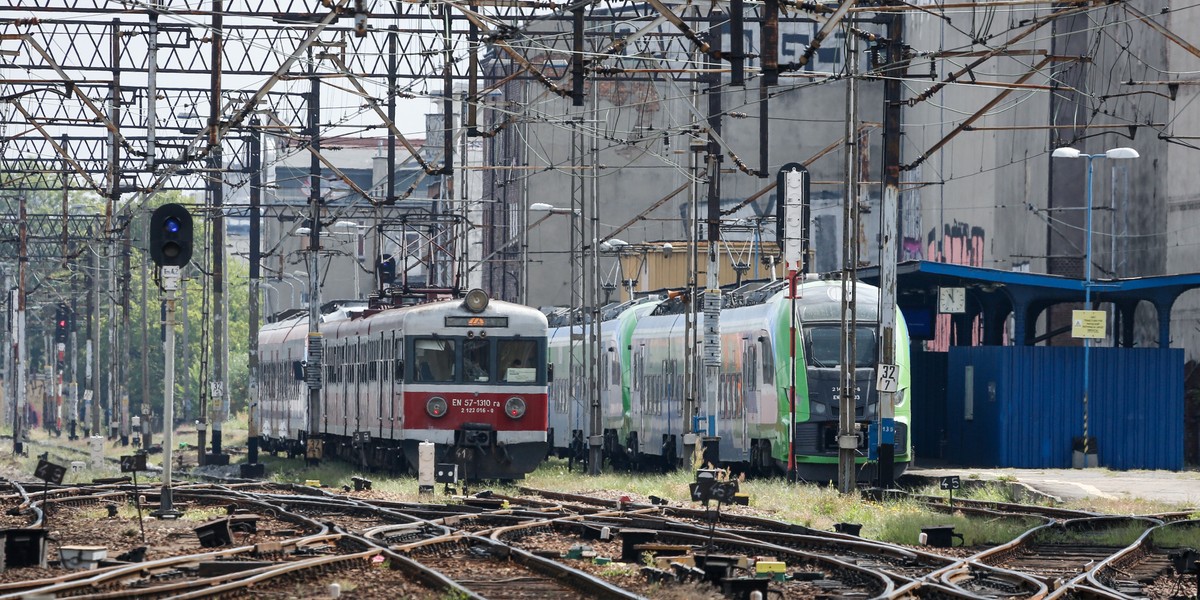 Od najbliższego weekendu, czyli gdy w życie wejdzie nowy rozkład jazdy, bilety PR zdrożeją, średnio o 8 proc. - pisze "Gazeta Wyborcza".