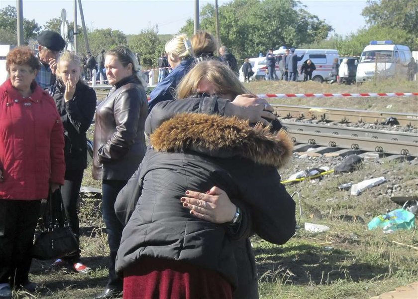 Koszmar! 42 osoby zginęły pod lokomotywą!