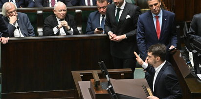 Kaczyński powinien ponieść konsekwencje za obrażanie Kołodziejczaka? "Fakt" pyta posłów