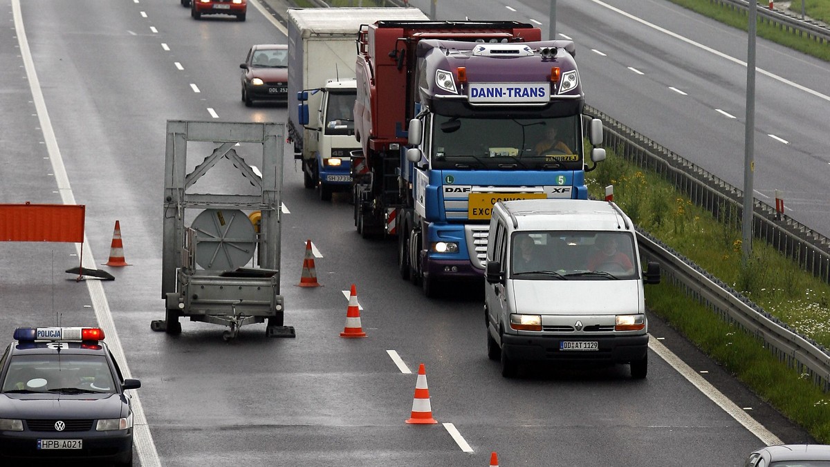 Na kary od 2,5 roku do 5 lat i 8 miesięcy więzienia skazał w poniedziałek poznański sąd rejonowy pięć osób oskarżonych o korupcję przy budowie dróg i autostrad A1 i A2.