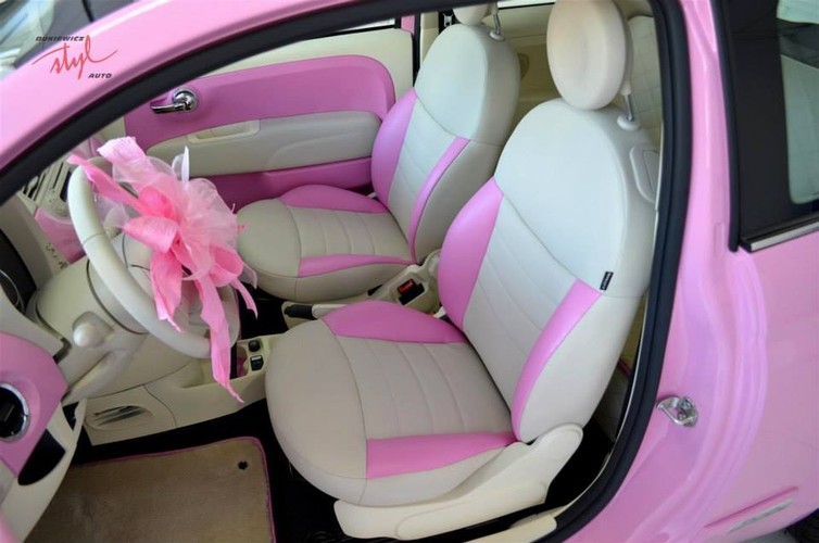 Grażyna Szapołowska sprawiła sobie różowego fiata 500