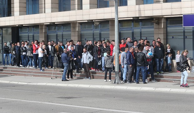 Slovencki-konzulat-odlazak-ljudi-