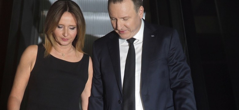 Atmosferę wypełniły feromony: prezes Kurski ciało w ciało z narzeczoną na prezentacji ramówki TVP. FOTO