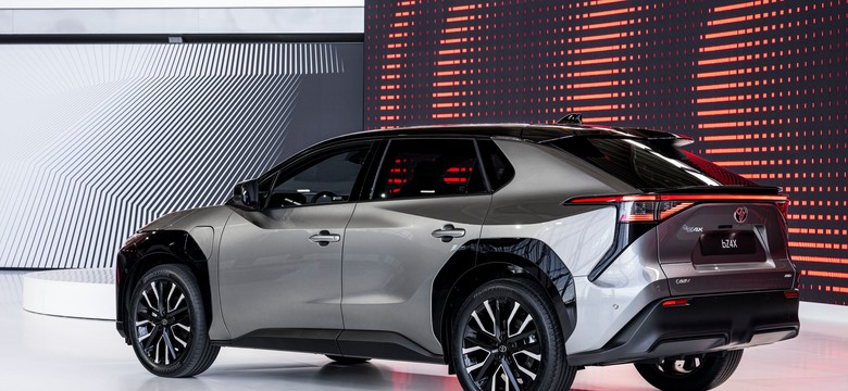 Nowa Toyota na rynku. Ile kosztuje? Oto rodzinny SUV z gwarancją na 1 mln km