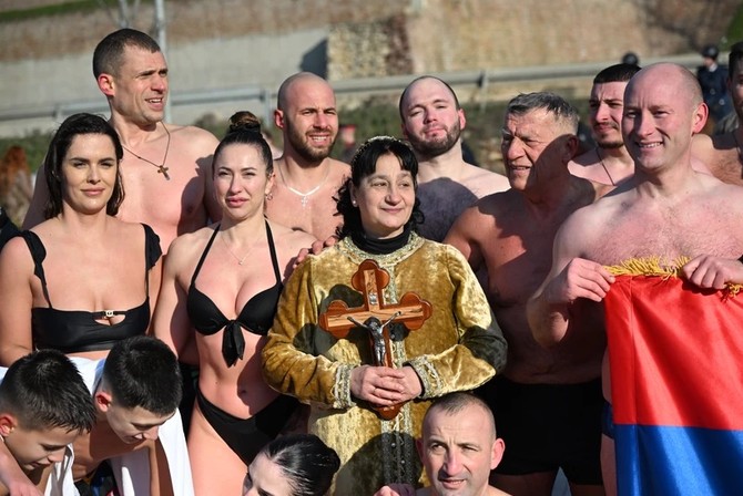 Bogojavljenje i plivanje za Časni krst