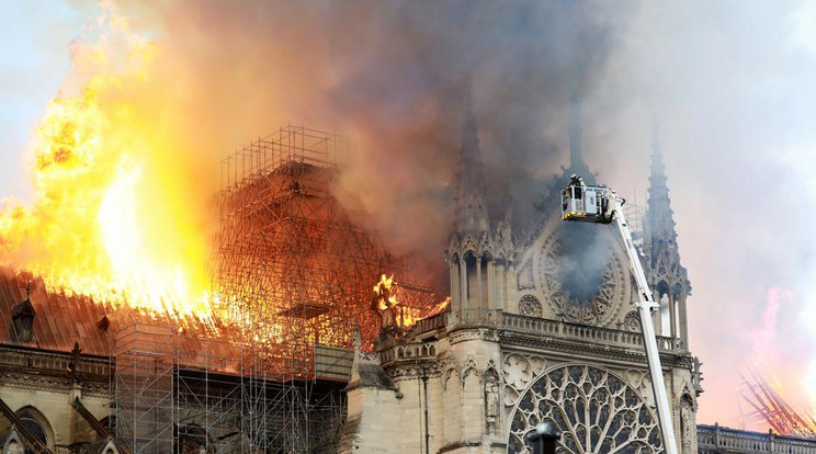 A világhírű épület helyreállítási munkálatai április 27-én újraindultak / Fotó: Getty Images