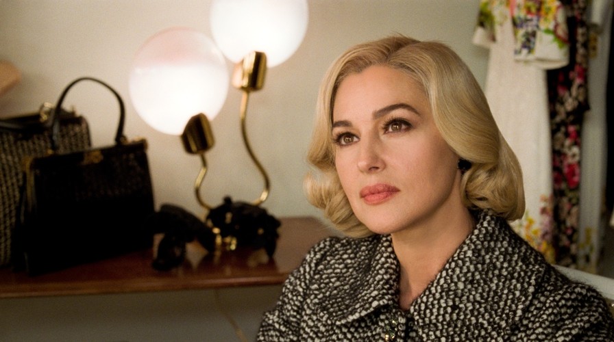 Monica Bellucci blondynką na zdjęciach z filmu 'Ville-Marie'