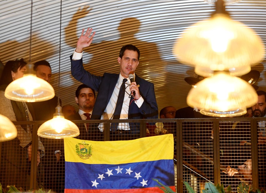 Huan Gvaido drži govor na događaju u istočnom delu Londona