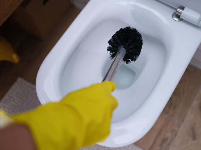 Uz ovaj trik ćete brzo očistiti wc šolju