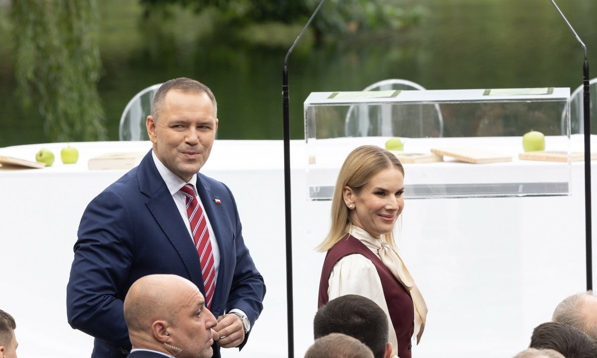 Marta Nawrocka pokazała zdjęcia z mężem, gdy byli bardzo młodzi. Okazja jest szczególna