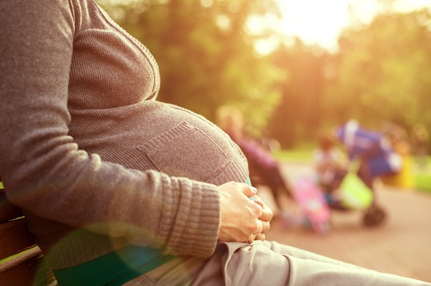 Lekarze ostrzegają przed niebezpieczeństwem ciąży w późnym wieku