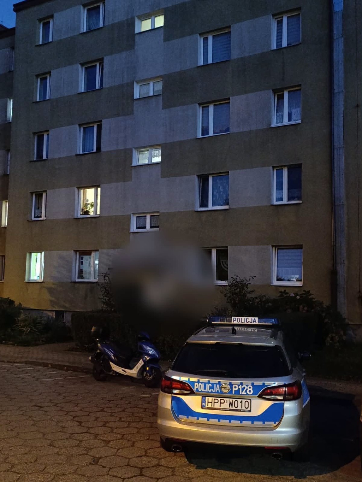 Trzylatek wypadł z okna na 5. piętrze w Rydułtowach na Śląsku