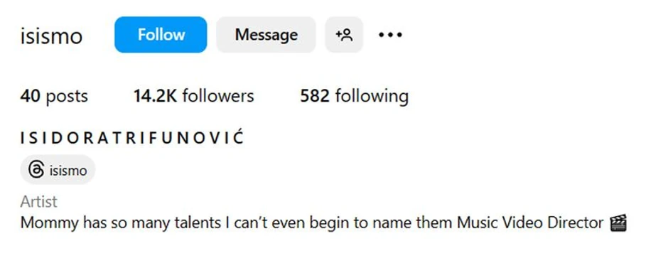 Isidora promenila prezime