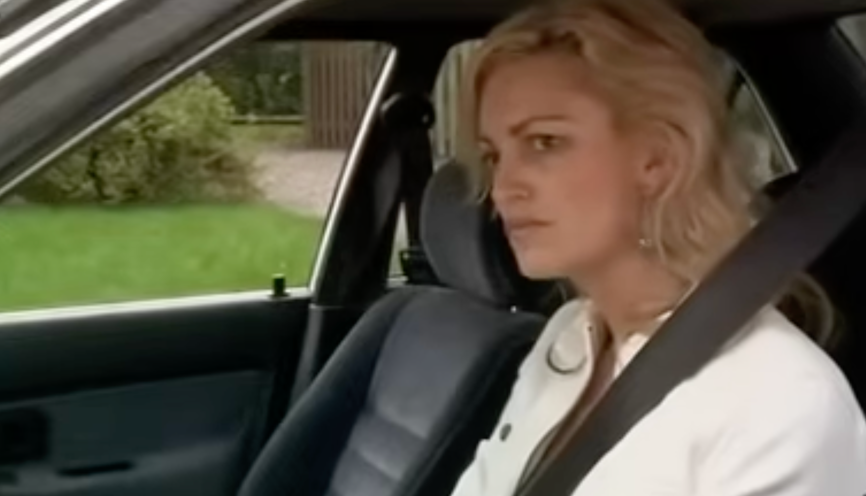 Claire Brosseau vo filme Odsúdená za vraždu.