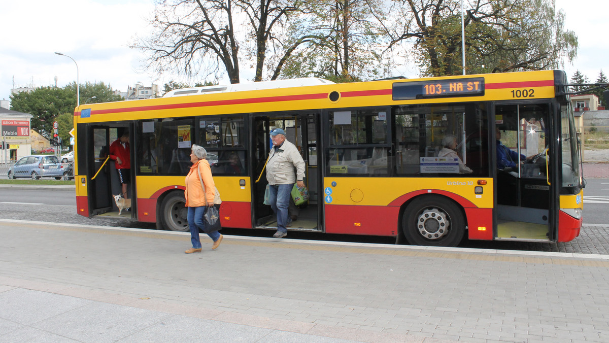 Zarząd Transportu Miejskiego (ZTM) w Kielcach zakończył ocenę ofert w przetargu na obsługę komunikacji w mieście przez najbliższe 10 lat. Za ważną uznał droższą ofertę Miejskiego Przedsiębiorstwa Komunikacji (MPK). Wykluczona z postępowania prywatna spółka zapowiedziała odwołanie.