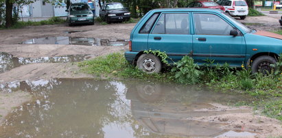 Dramat lemingów. Kupują chaty za 0,5 mln zł i parkują w syfie!