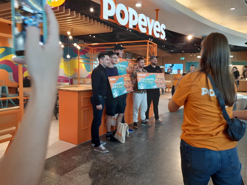 Popeyes - Figure 3