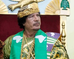 Francuscy politycy i bliskie związki z dyktatorami