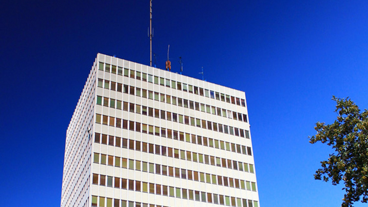 To już pewne! W przyszłym roku ruszy remont Lubuskiego Urzędu Wojewódzkiego. Wieżowiec, który jest najwyższym budynkiem w województwie po ponad 36 latach doczeka się solidnej modernizacji. Pieniądze na ten cel udało się pozyskać  z Narodowego Funduszu Ochrony Środowiska - podaje Radio PLUS Gorzów.