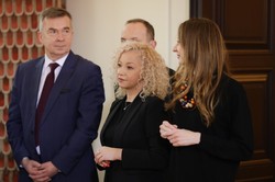 K.Kotula: Najpierw trzeba wpisać mowę nienawiści ze względu na orientację seksualną i płeć do Kodeksu Karnego