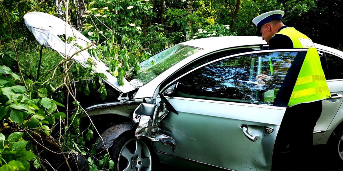 Zdaniem policji sprawcą wypadku jest 40-letni kierowca volkswagena, który był pijany.