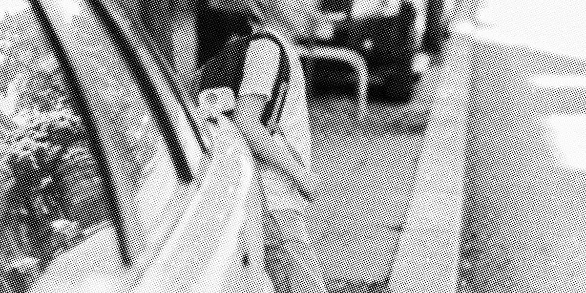 samotne dziecko na ulicy