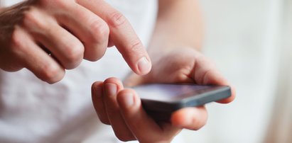 Nie był zagranicą. Dostał SMS z informacją, że podlega kwarantannie