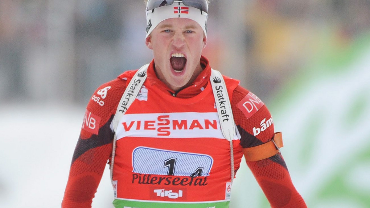 Podczas zawodów Pucharu Świata w sprincie na dystansie 10 km w austriackim Hochfilzen najszybszy okazał się Norweg Tarjei Boe. Wśród Polaków najlepszy wynik osiągnął Łukasz Szcurek, który zakończył rywalizację na 43. miejscu.