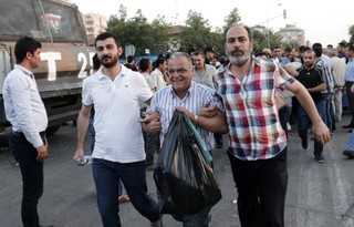 Wybory w Turcji: Umiarkowani islamiści muszą znaleźć koalicjanta. Kurdowie silni jak nigdy