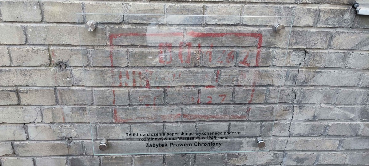 Historyczny napis na elewacji przy ul. Willowej