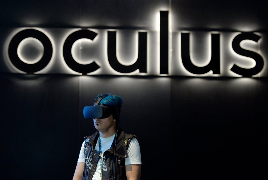 Kickstarterowa zbiórka na gogle Oculus Rift ruszyła 1 sierpnia 2012 roku. Osiągnęła spektakularny sukces