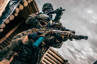 Wielka umowa. Miliard na Groty, granatniki i kontrowersyjne pistolety VIS-100