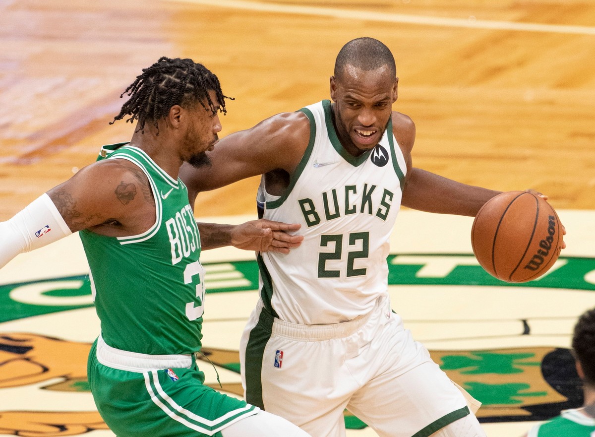 Koszykarz Milwaukee Bucks Khris Middleton (P)