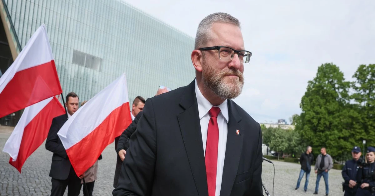 Grzegorz Braun zdecydował. Wskazał, na kogo zagłosuje w drugiej turze