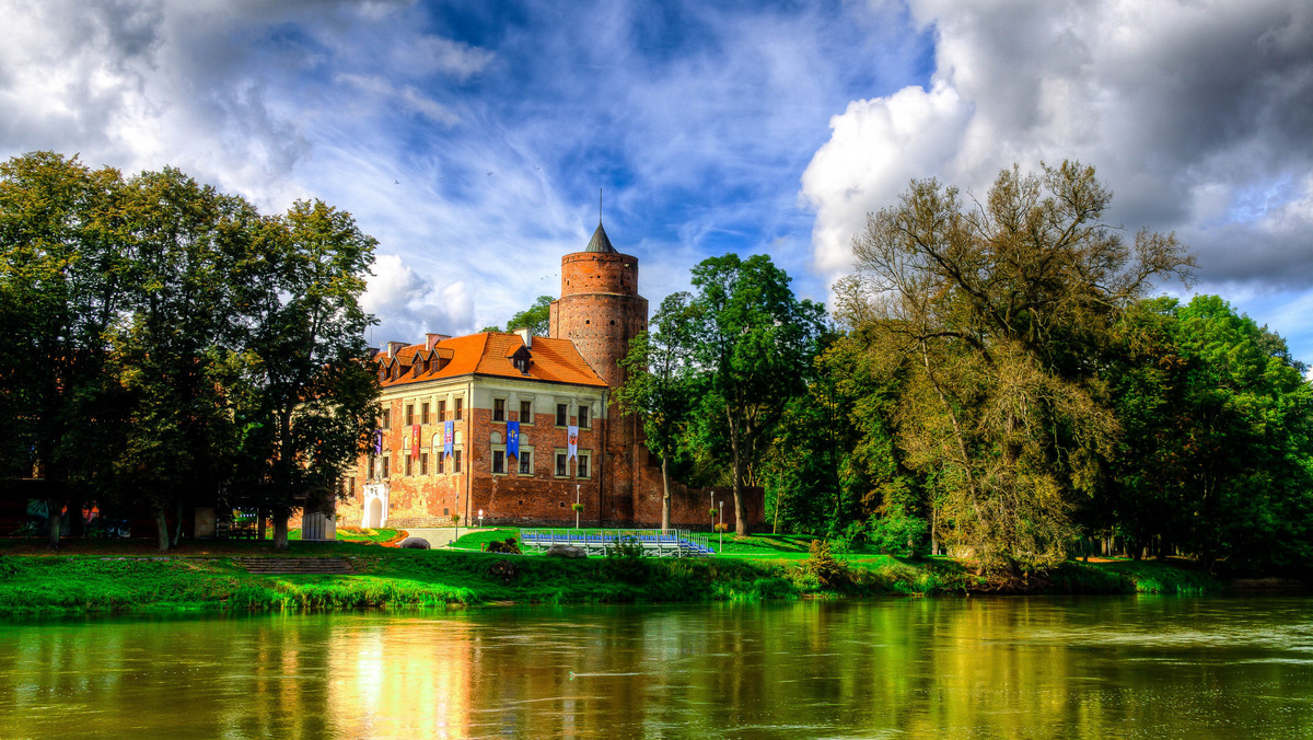 Uniejów - atrakcje, uzdrowisko, aquapark, zamek i historia