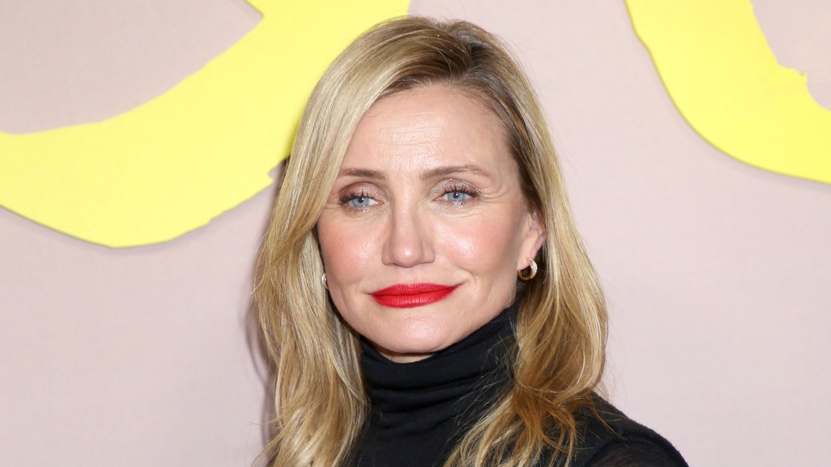 Kameron Dijaz nam je sinoć pokazala kako NAJJEDNOSTAVNIJA HALJINA može da bude VRHUNAC OTMENOSTI: Pojavila se u modelu koji izgleda TAKO ŠIK, a tako je običan