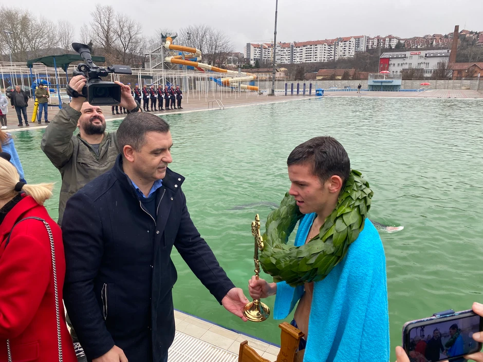 Plivanje za Časni krst u Nišu