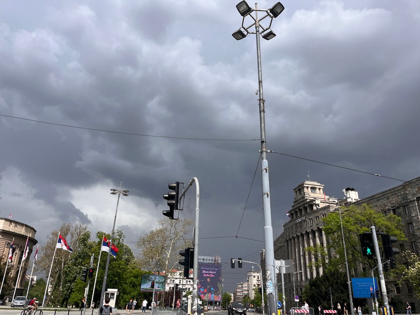 Oblaci nad centrom Beograda oko 14,30 sati