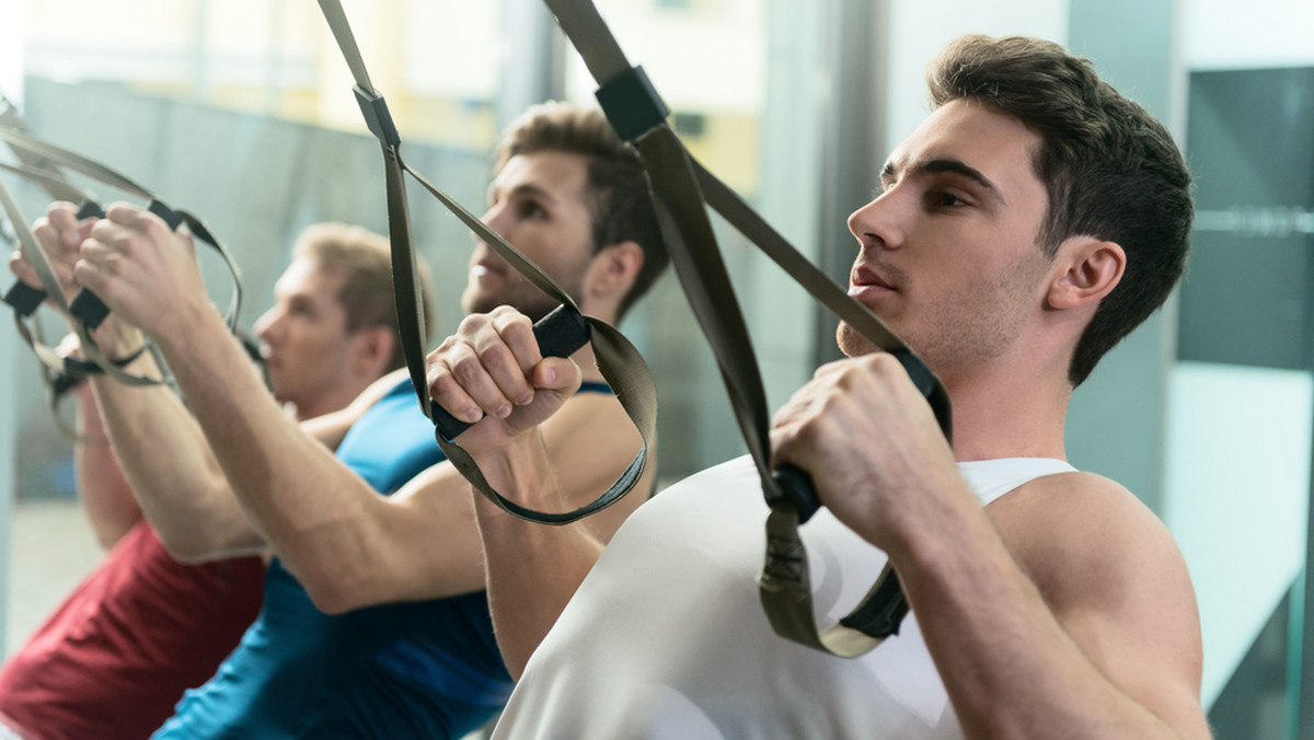 TRX - trening, ćwiczenia i efekty. Jak wygląda trening z taśmami TRX?