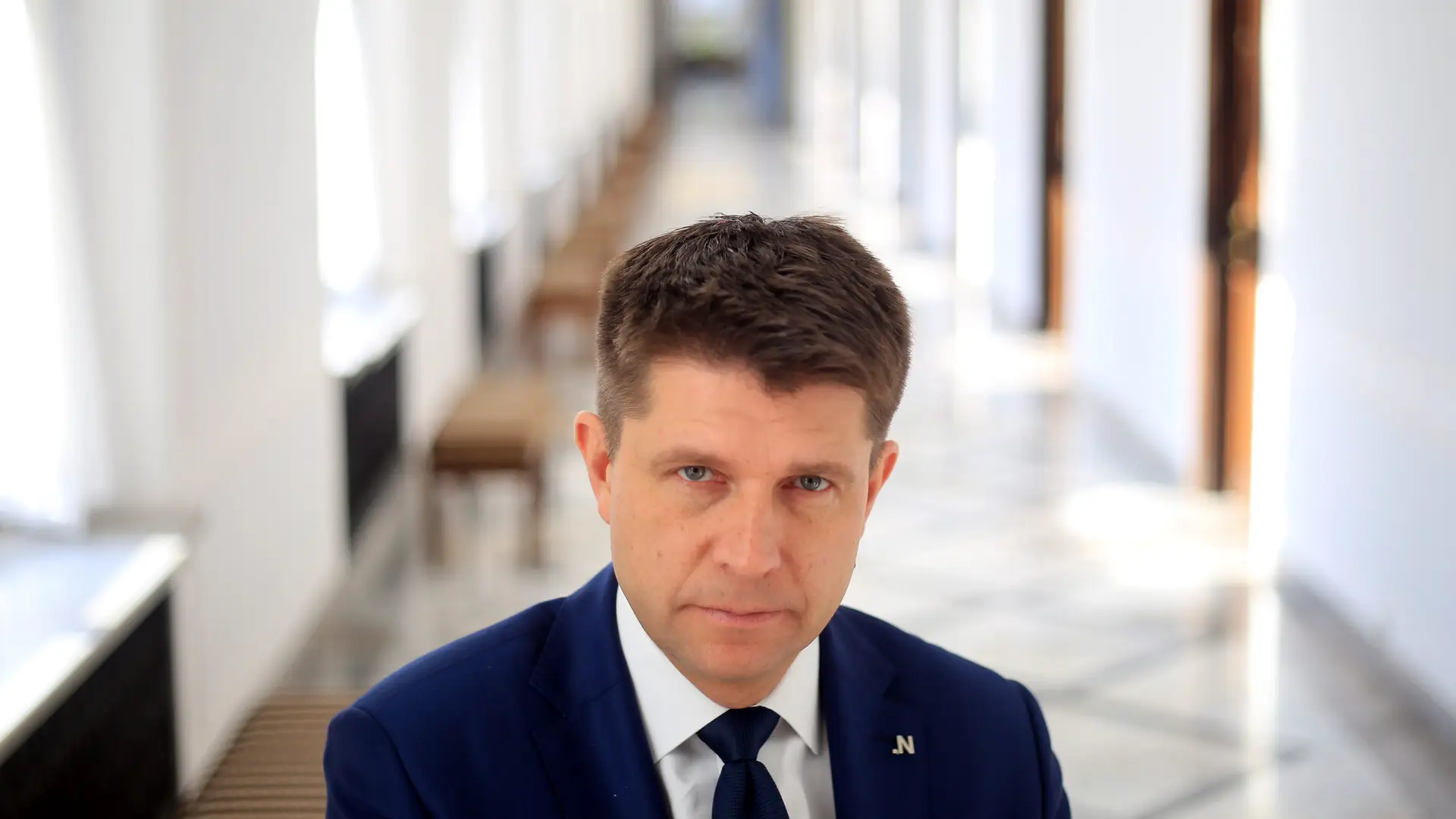 Petru straszy projektem ustawy PiS. "Będzie wzrost cen za naukę języków"