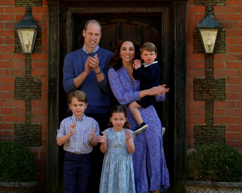 Książę William i księżna Kate z dziećmi. Książętami George i Louisem oraz księżniczką Charlotte
