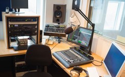 Polskie Radio zatrudniło dziennikarza, który podpadł Ryszardowi Czarneckiemu. Zwolniono go po kilku dniach