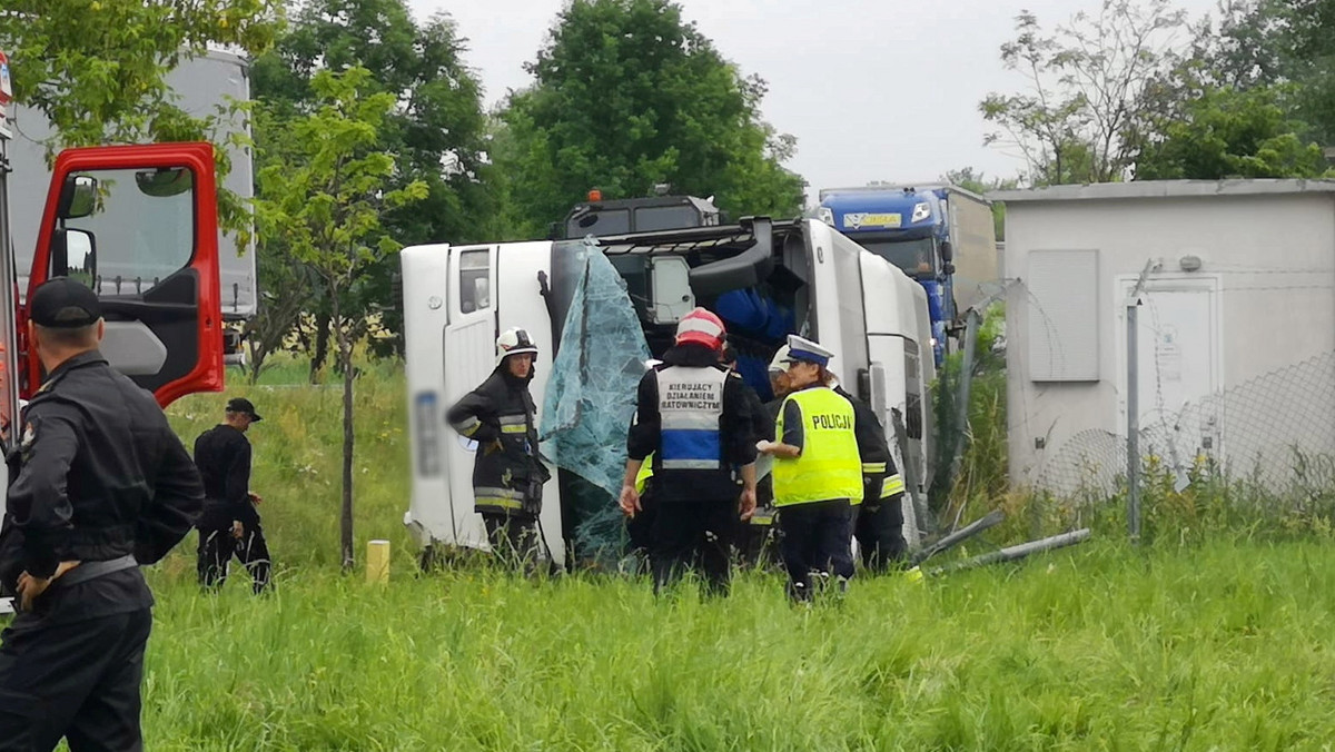 Wypadek autokaru z dziećmi w opolskim