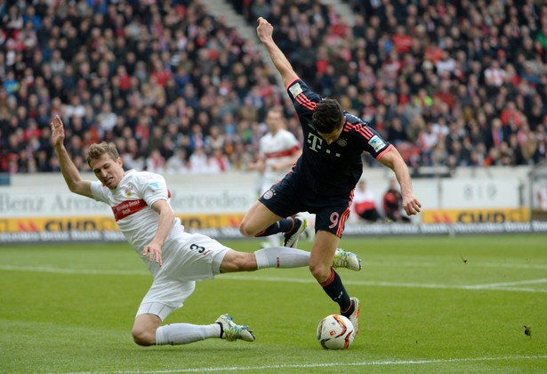 Liga niemiecka: Bayern pokonał VfB Stuttgart. Lewandowski znów bez gola, ale za to z asystą. WIDEO