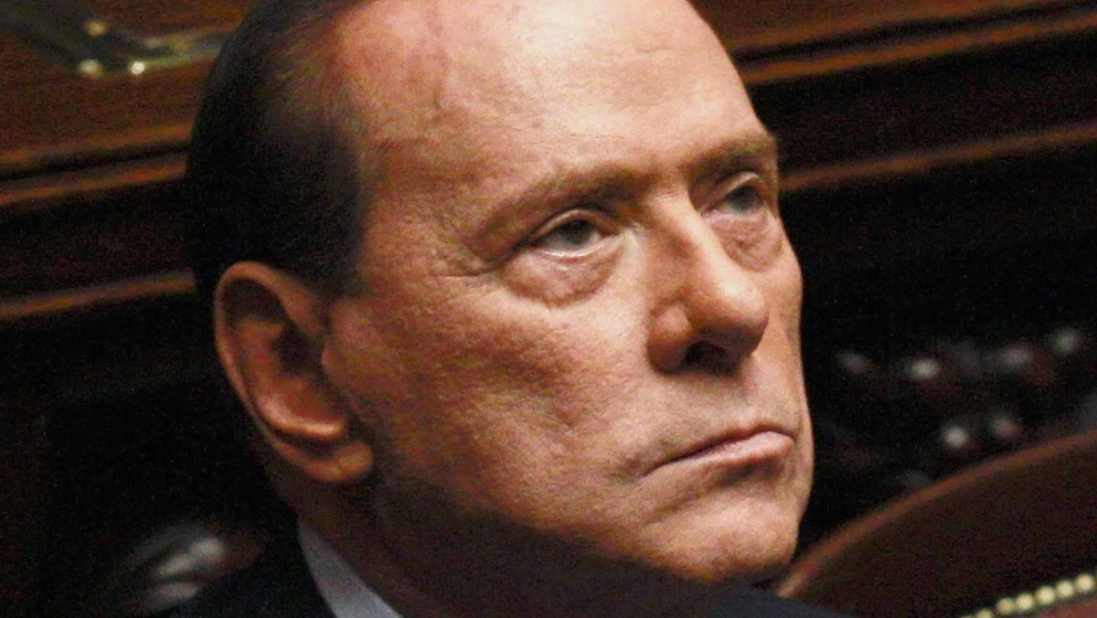 Jeszcze dziś możliwa jest dymisja premiera Włoch Silvio Berlusconiego - taki scenariusz wydarzeń przedstawiają włoskie media, według których będzie to przełomowy dzień w historii politycznej Włoch, przypieczętowujący koniec epoki "berlusconizmu".