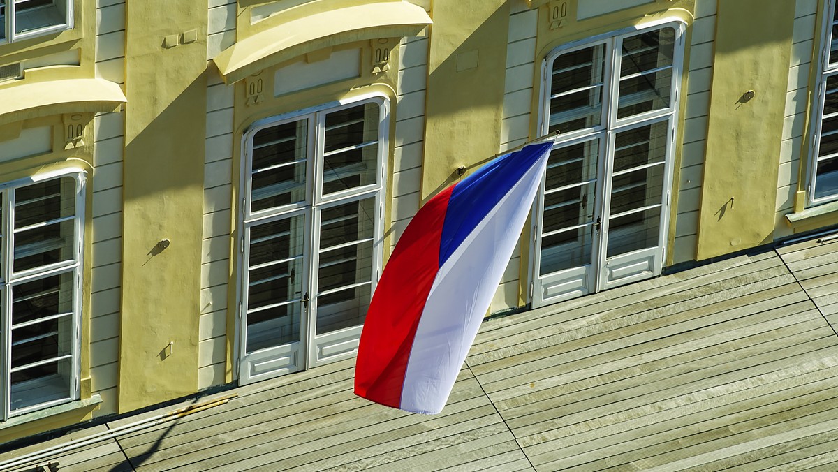 Czesko-grecki zatarg dyplomatyczny w związku z krytycznymi uwagami prezydenta Milosza Zemana pod adresem Grecji został uregulowany - oświadczył dziś czeski minister spraw zagranicznych Lubomir Zaoralek.